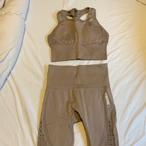 Gymshark matching workout outfit